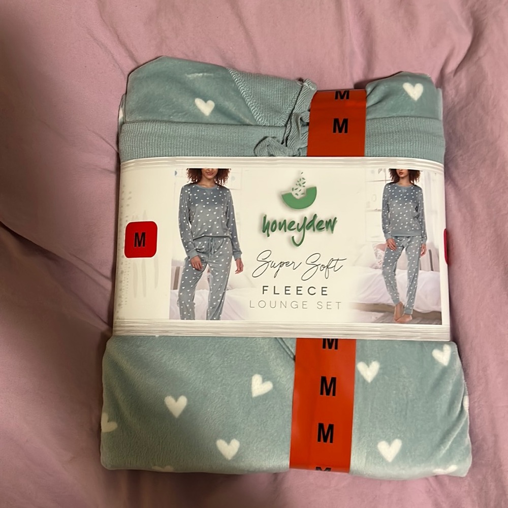 Honeydew Lounge Set
